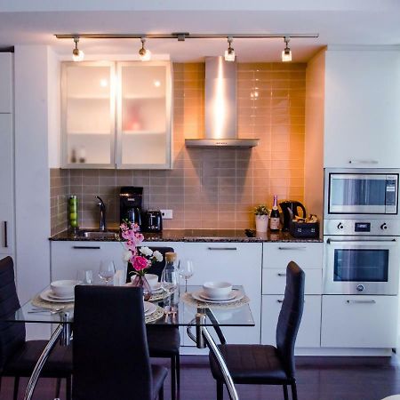 Royal Stays Condominiums - Upscale Downtown Suites Toronto Zewnętrze zdjęcie