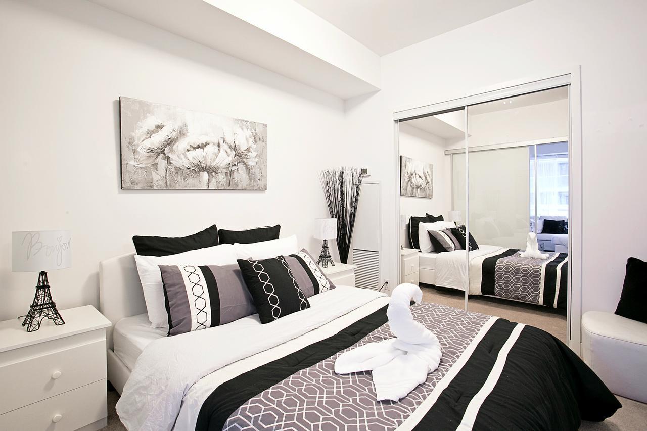 Royal Stays Condominiums - Upscale Downtown Suites Toronto Zewnętrze zdjęcie