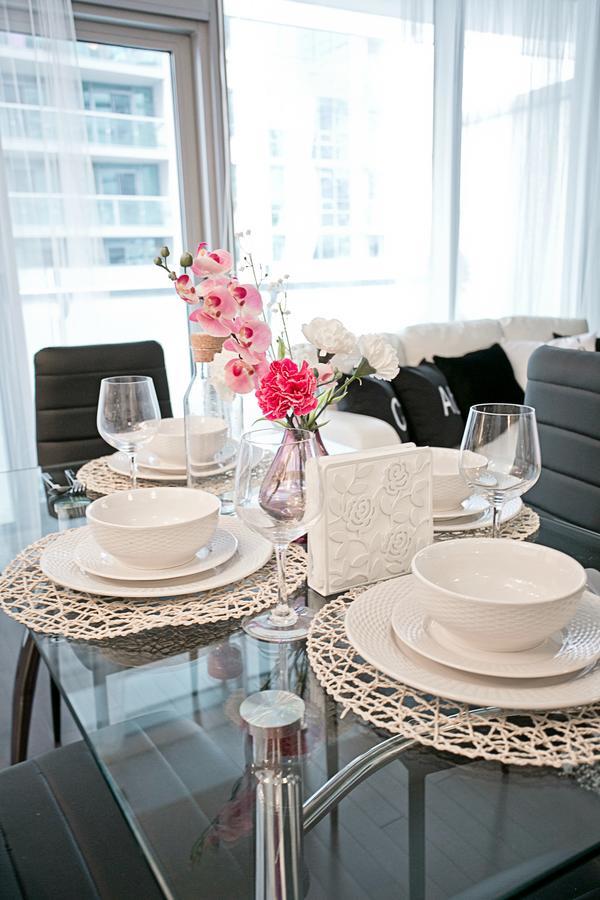 Royal Stays Condominiums - Upscale Downtown Suites Toronto Zewnętrze zdjęcie